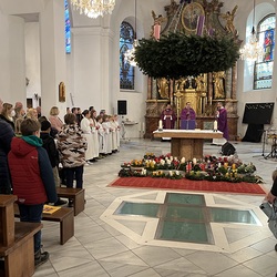 Familiengottesdienst am ersten Adventsonntag