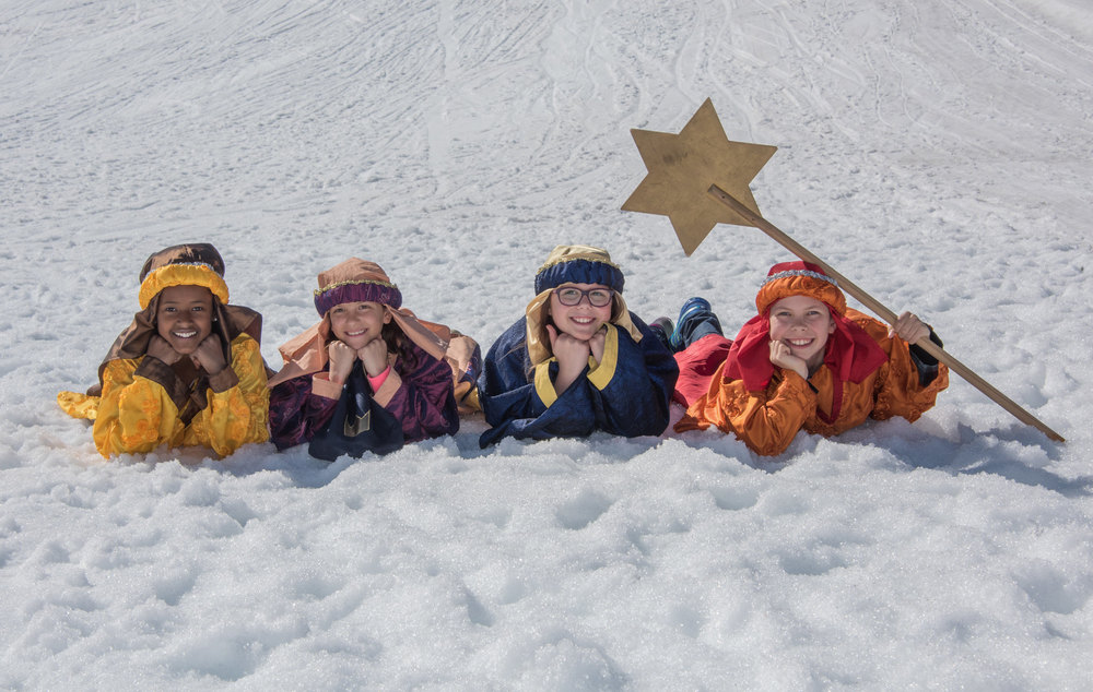 Sternsinger aus Kirchdorf an der Krems und Bad Ischl in Hinterstoder auf der H?ss beim Fotoshooting f?r Drei K?nigs Aktion 2018 Foto: Jack Haijes